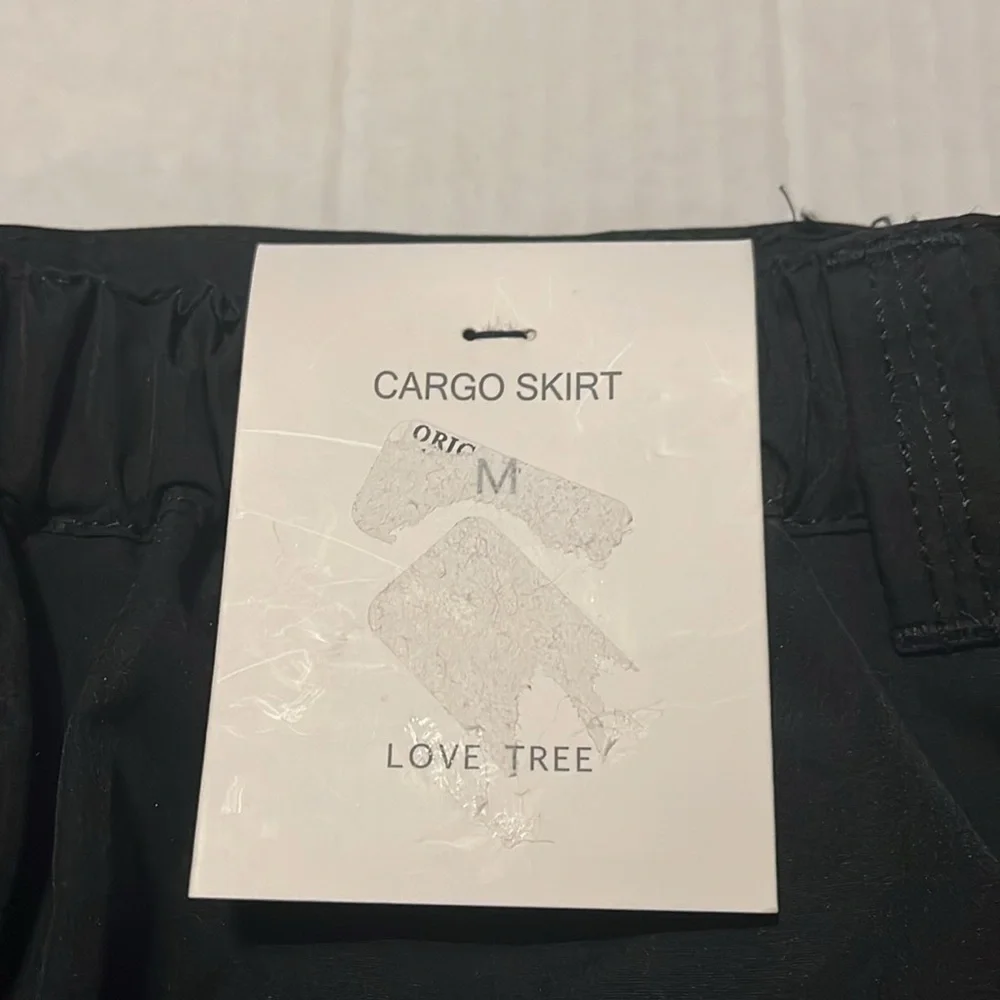 NWT-love tree-M-black-lightweight, slit in front,pockets, midi, cargo skirt.